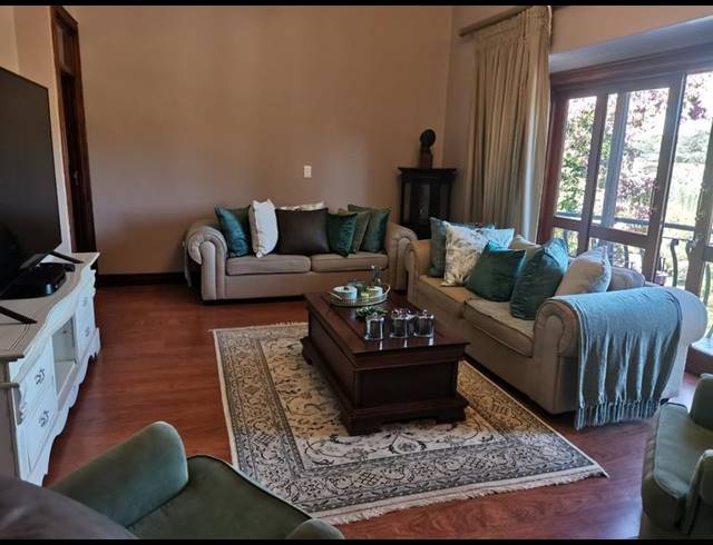 7 BEDROOM HOUSE FOR SALE IN WATERKLOOF RIDGE